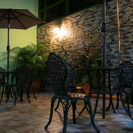 Hostal De Asturias ซานซัลวาดอร์ ภายนอก รูปภาพ