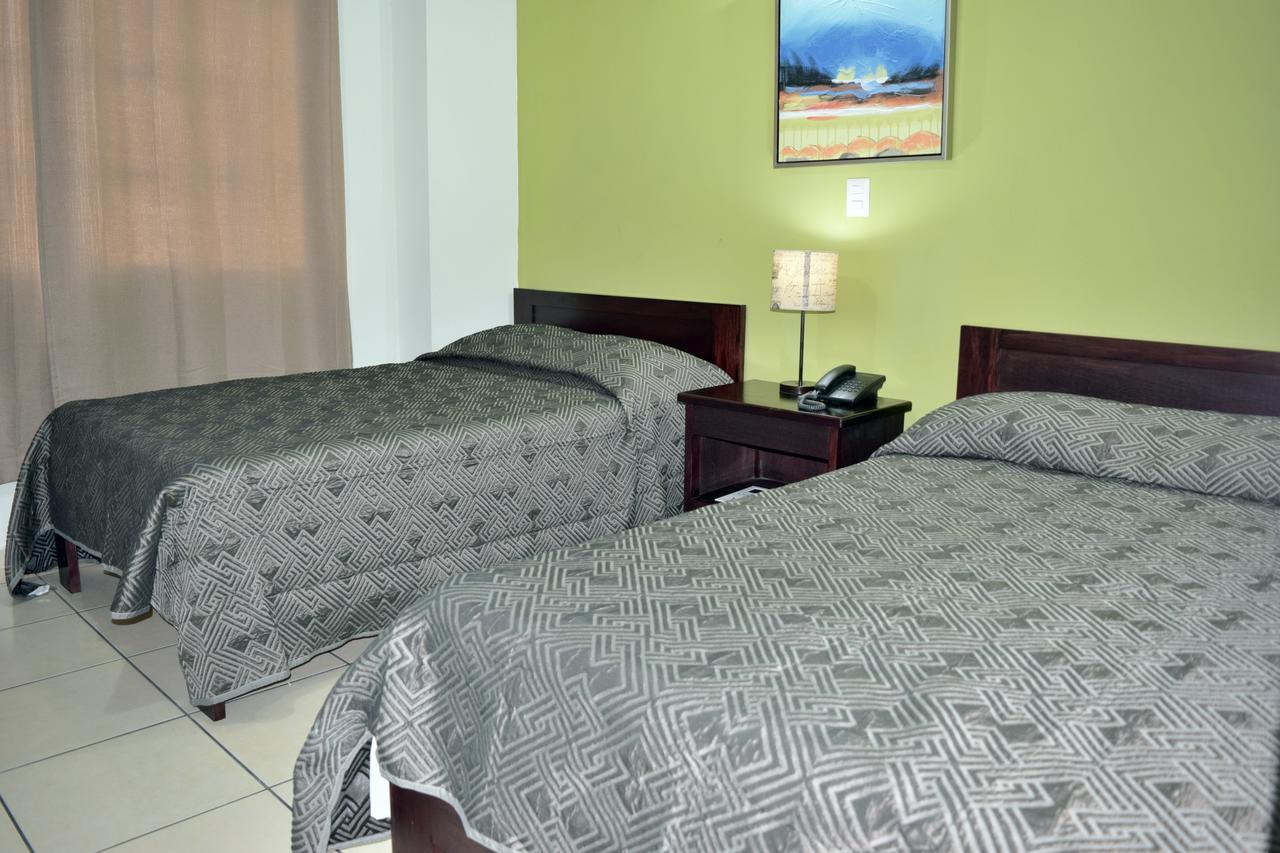 Hostal De Asturias ซานซัลวาดอร์ ภายนอก รูปภาพ