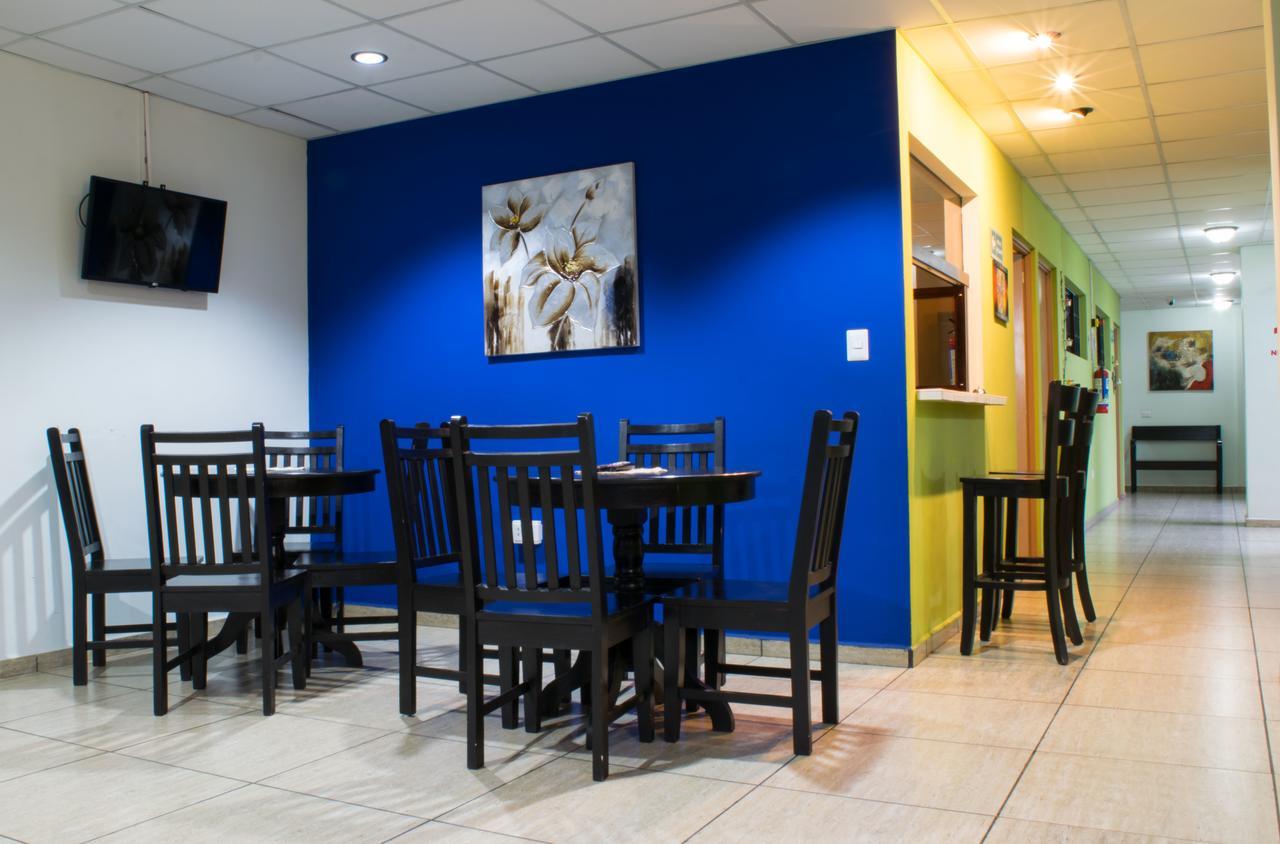 Hostal De Asturias ซานซัลวาดอร์ ภายนอก รูปภาพ